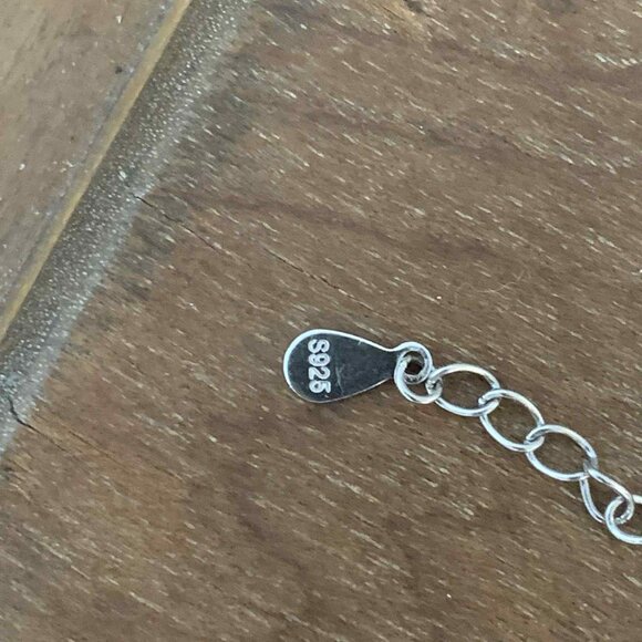 Mother-of-pearl on Silver Chain Bracelet | 8 inches long | Great Condition - Picture 4 of 4